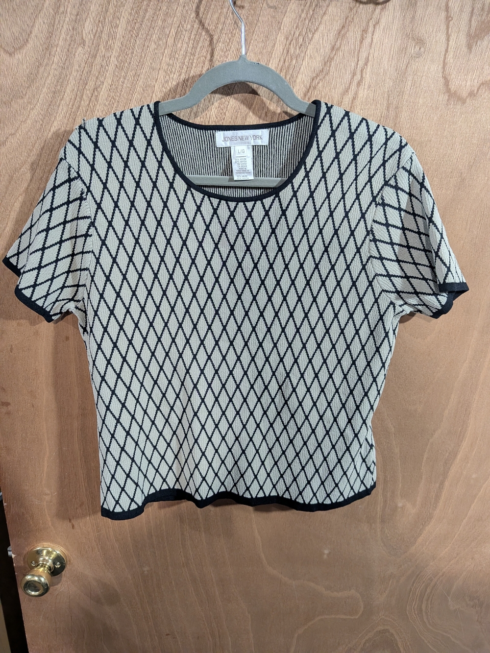 Jones New York Black and Cream Diamond Knit Crop Top